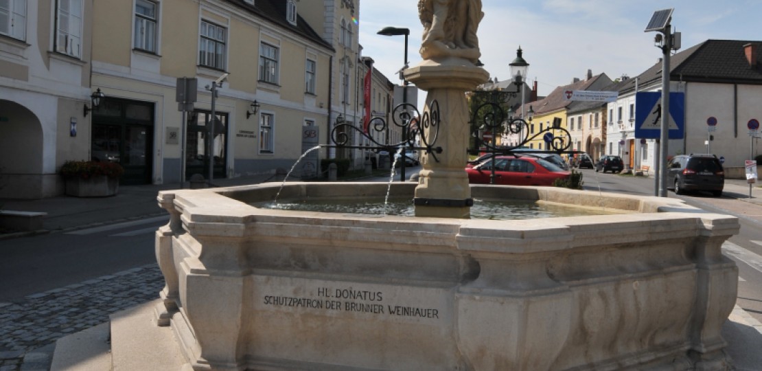 Brunn_am_Gebirge_Donatusbrunnen.jpg
